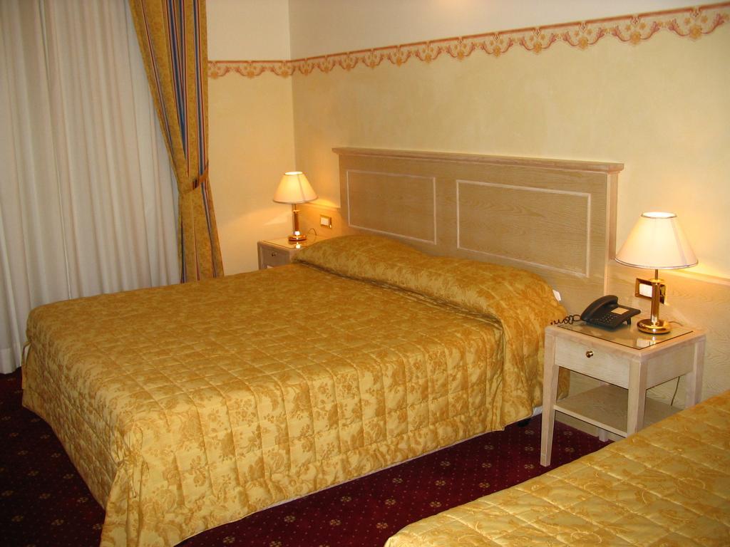 Hotel Byron Rimini Eksteriør billede