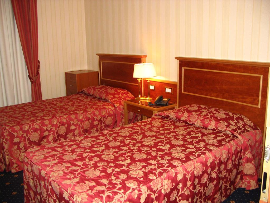 Hotel Byron Rimini Eksteriør billede