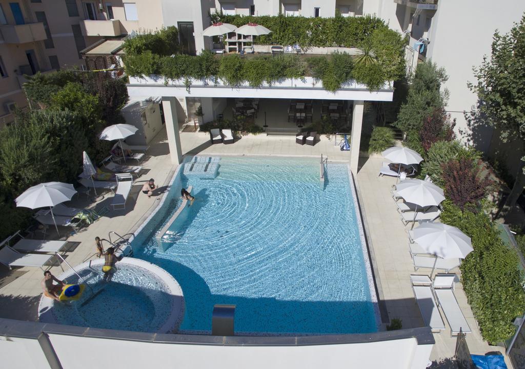Hotel Byron Rimini Eksteriør billede