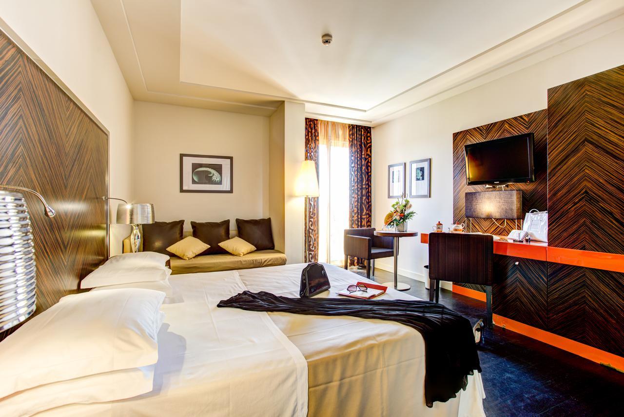 Hotel Byron Rimini Eksteriør billede