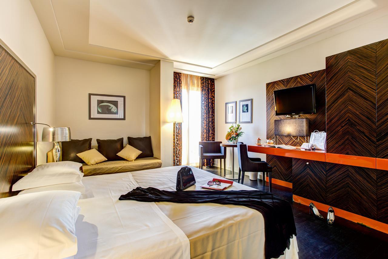Hotel Byron Rimini Eksteriør billede