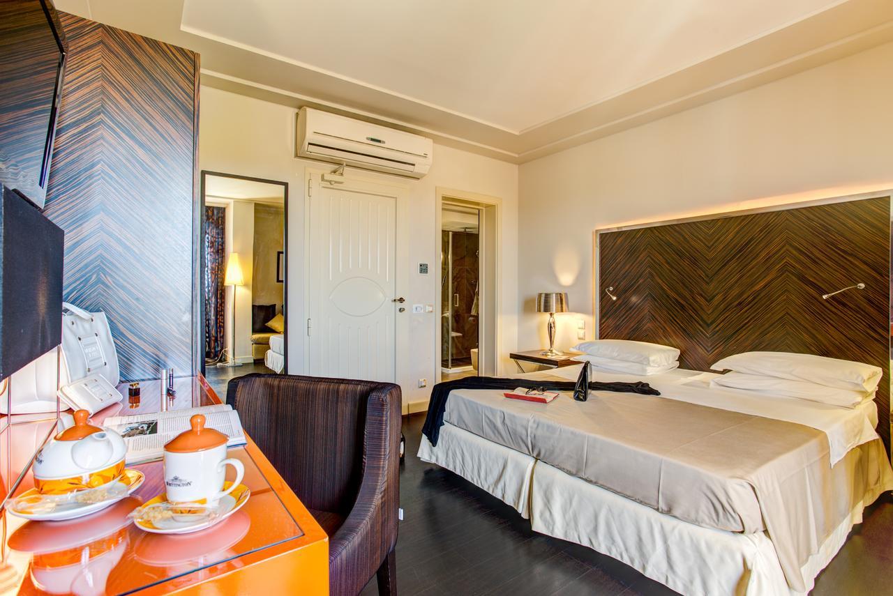 Hotel Byron Rimini Eksteriør billede