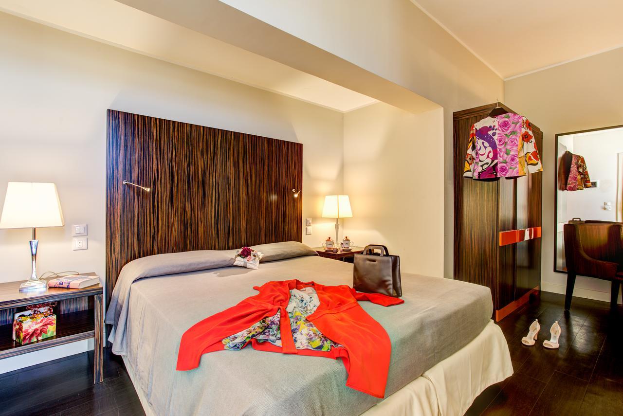 Hotel Byron Rimini Eksteriør billede