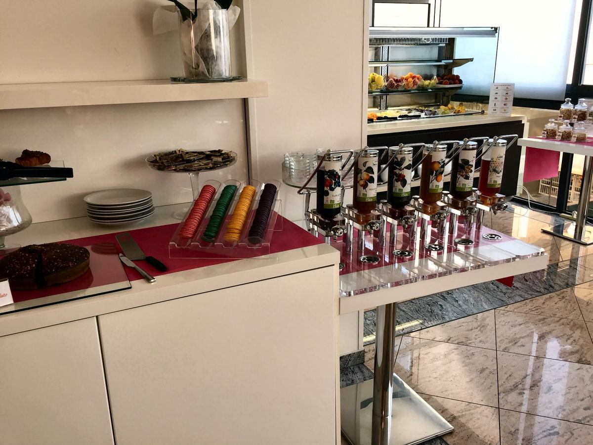 Hotel Byron Rimini Eksteriør billede